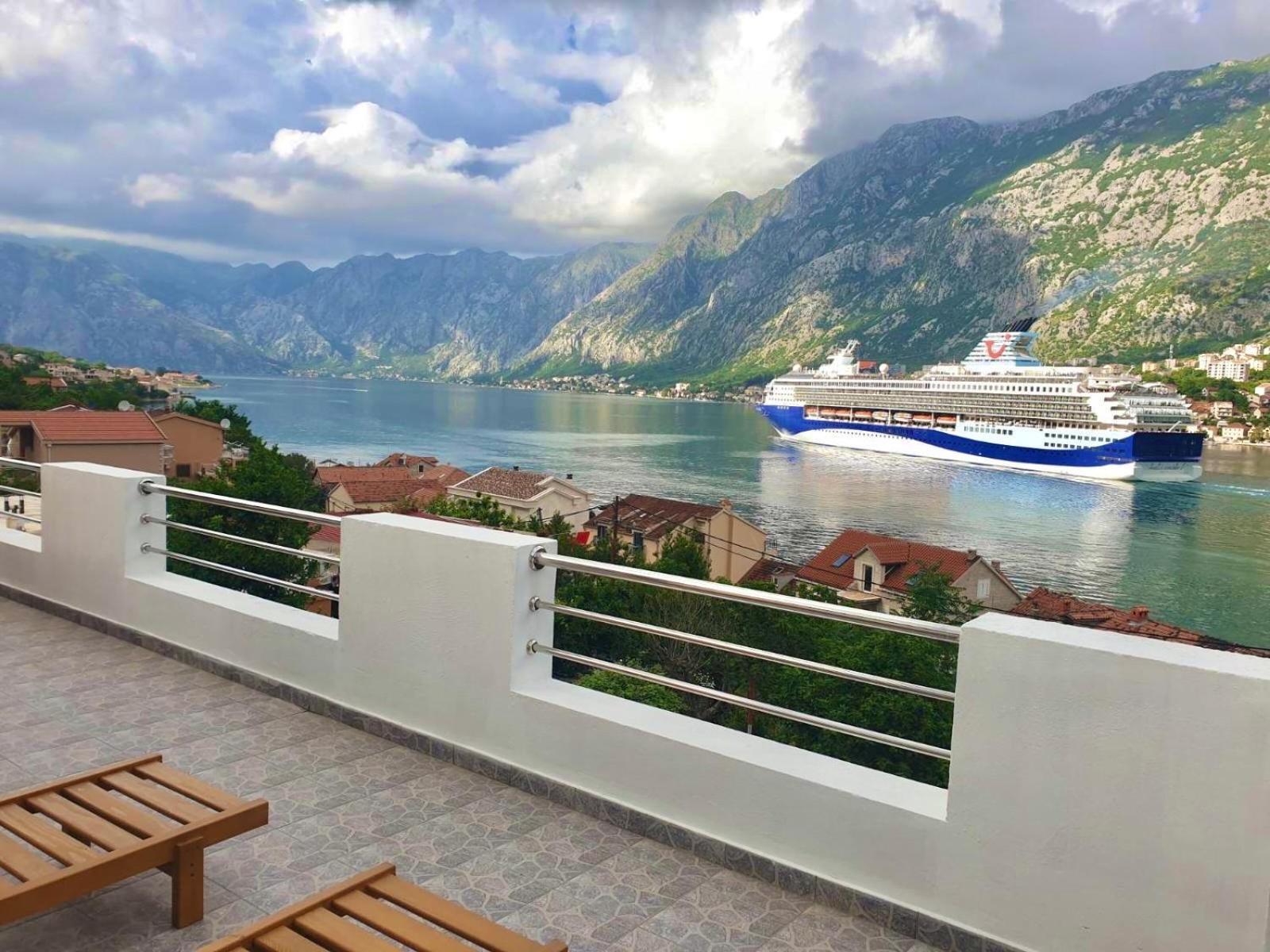 House With Big Terrace And Beautiful Sea View Villa Котор Екстериор снимка