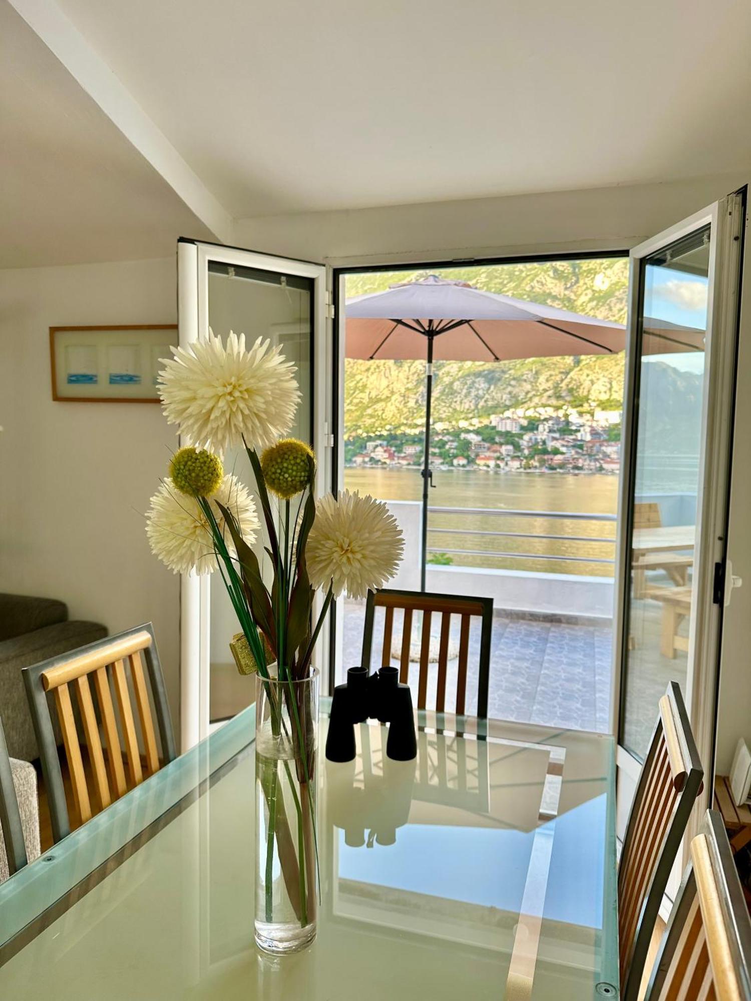 House With Big Terrace And Beautiful Sea View Villa Котор Екстериор снимка