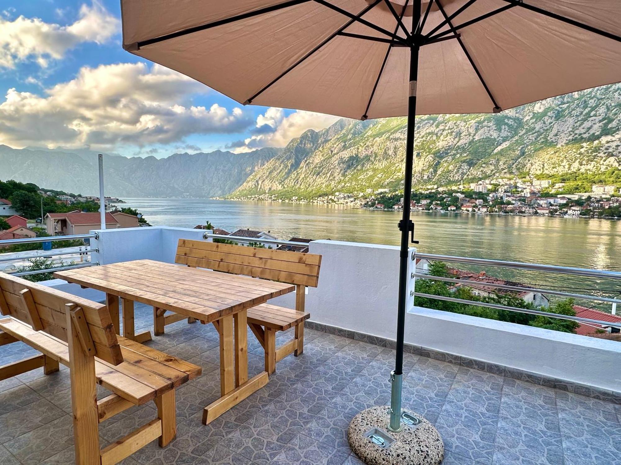 House With Big Terrace And Beautiful Sea View Villa Котор Екстериор снимка