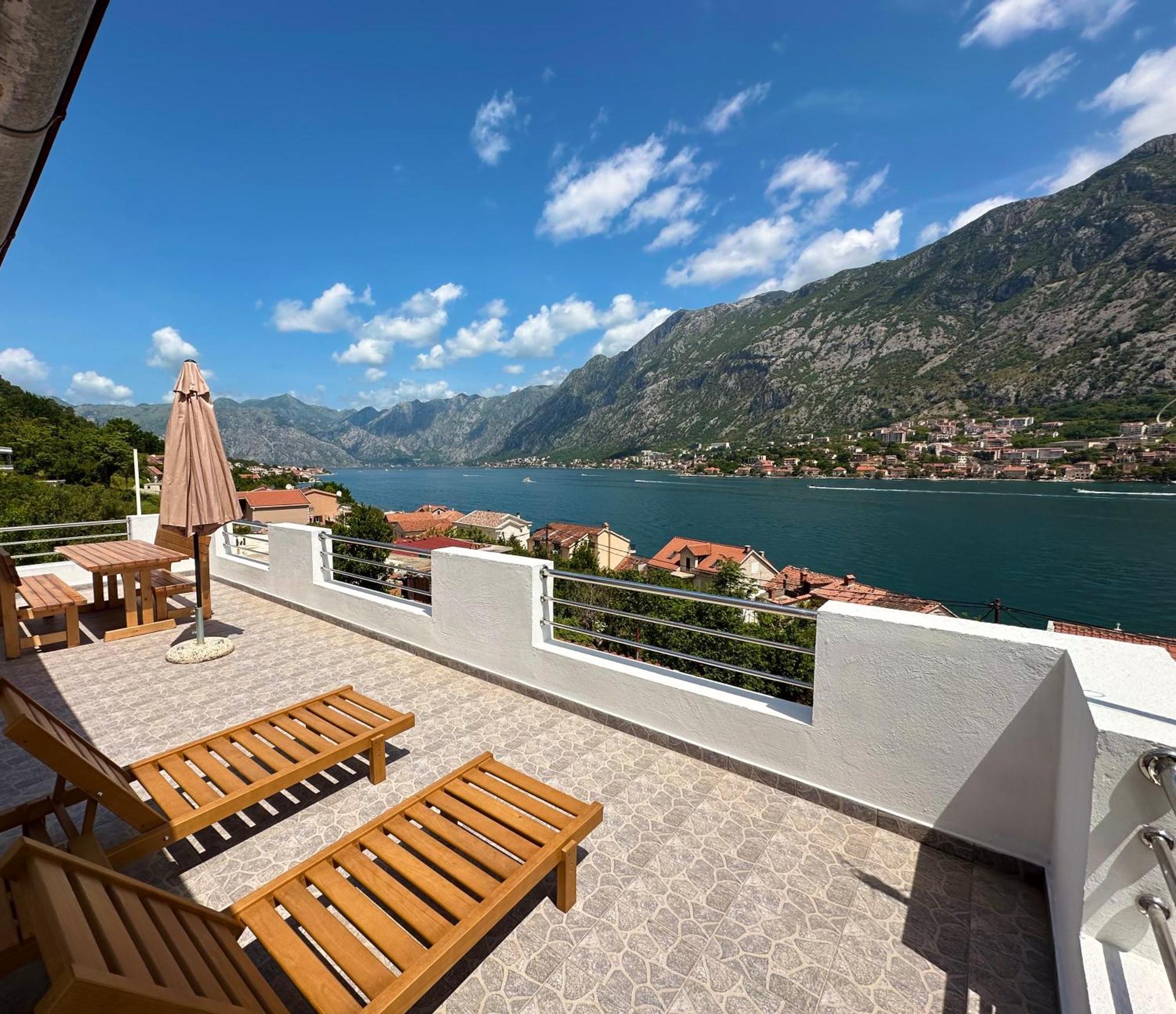 House With Big Terrace And Beautiful Sea View Villa Котор Екстериор снимка